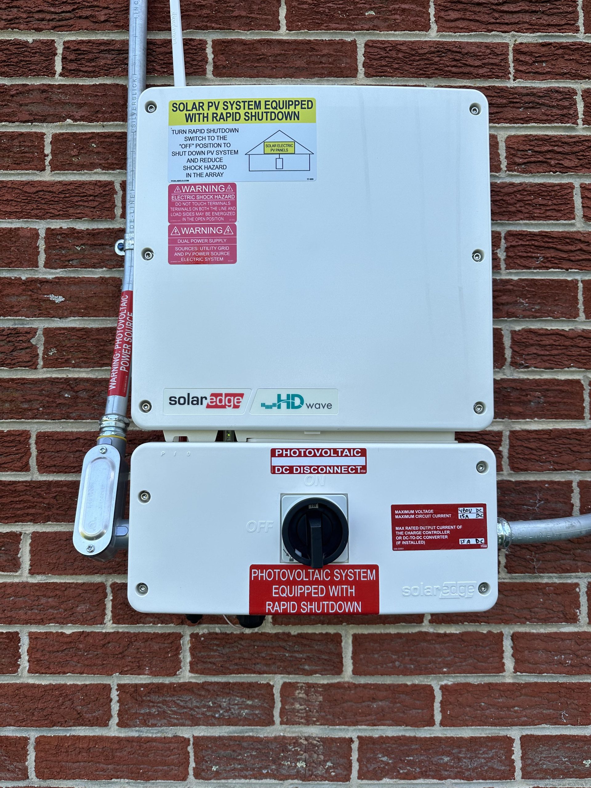What is the Blue And Green Light on My Solaredge Inverter?