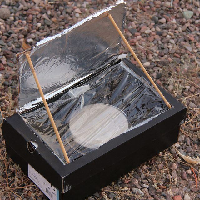 How to Make a Shoebox Solar Cooker